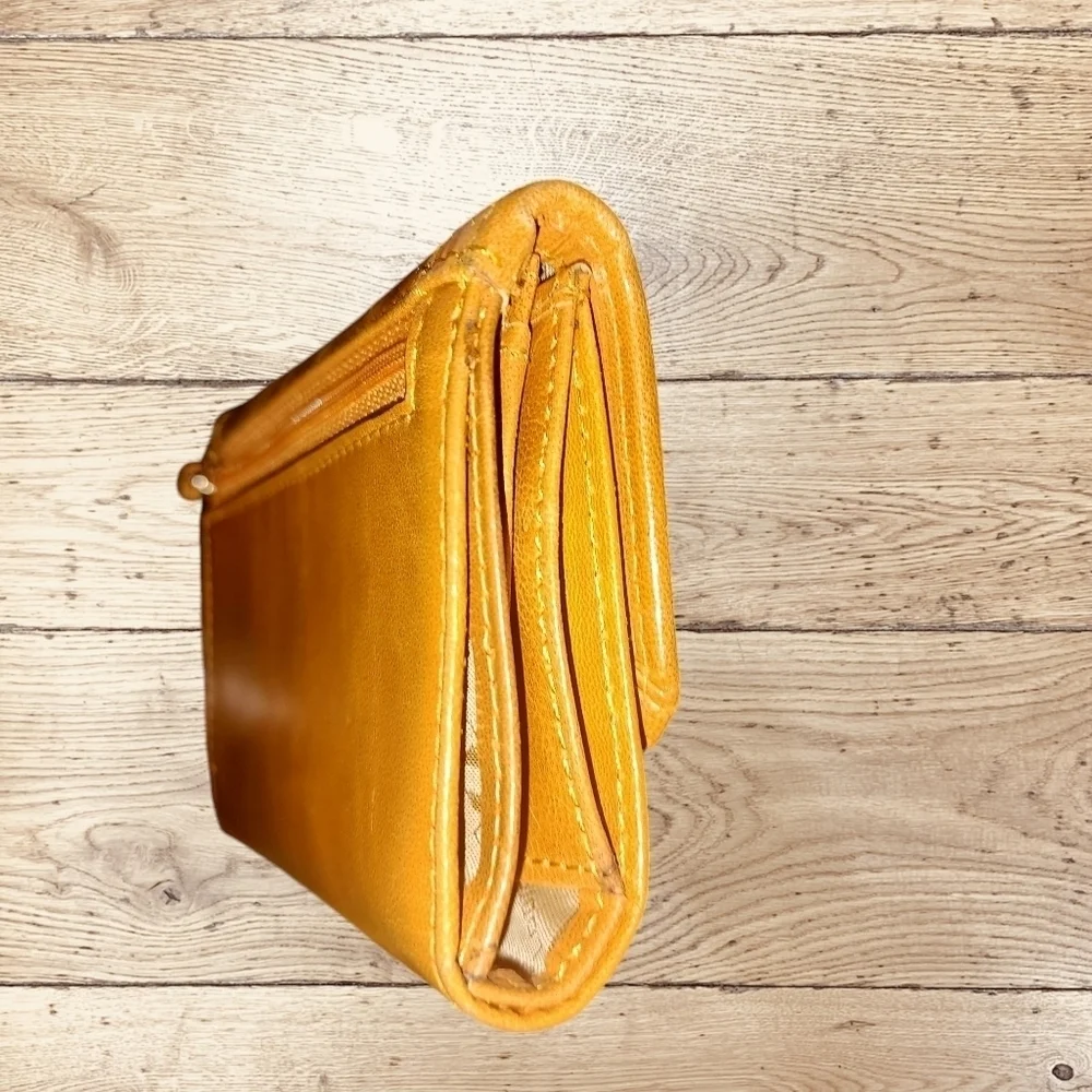 LODIS Medium Wallet.